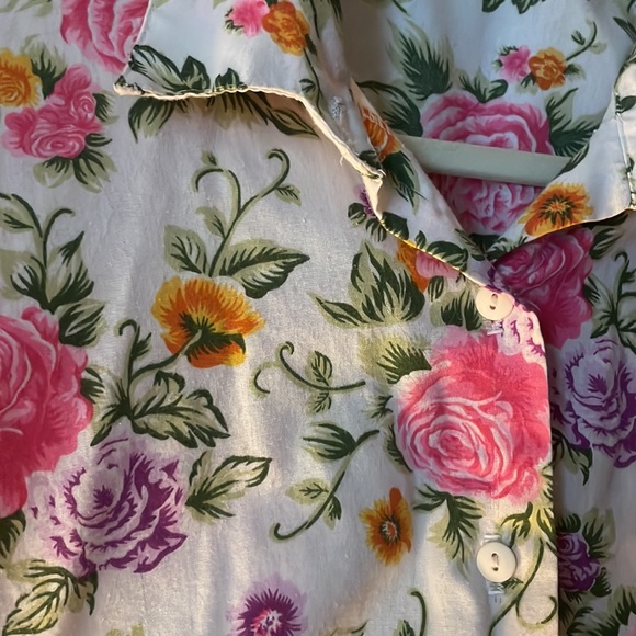 Vintage white pink floral printed short sleeve button down blouse top - Picture 4 of 5